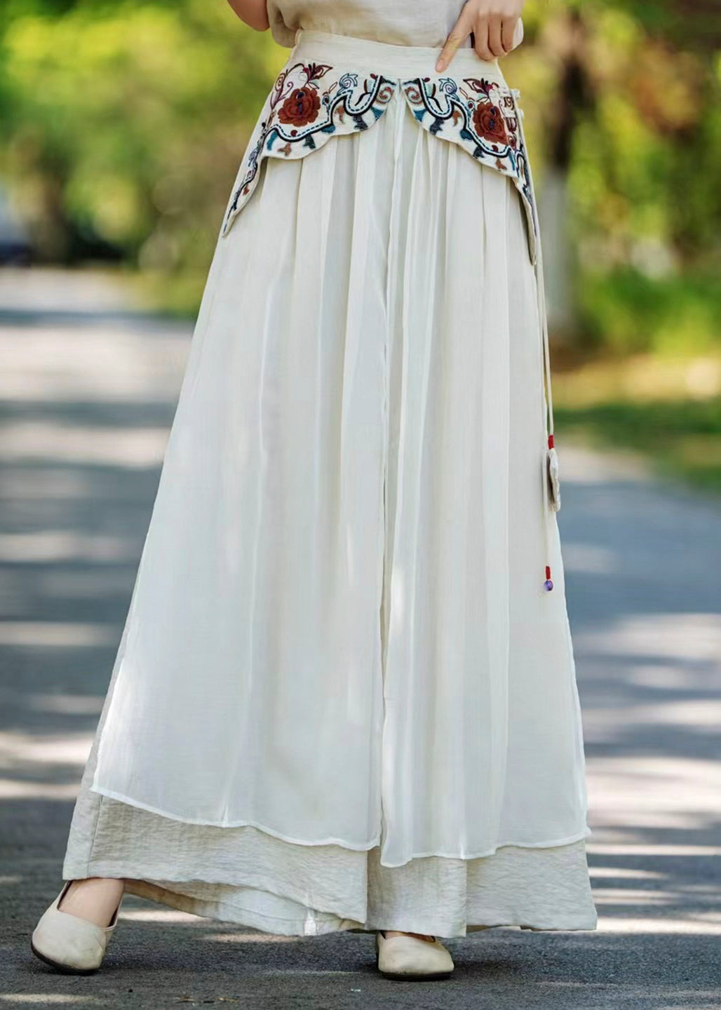 Gracefully Styled Pants for Any Occasion