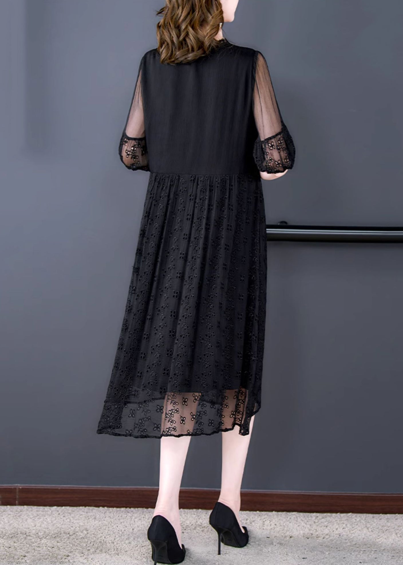 Classic Vintage Dress with a Flattering Fit