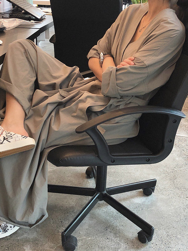 Effortlessly Elegant Garment with a Timeless Design