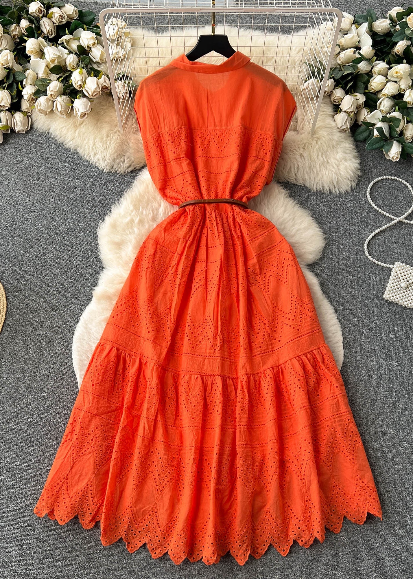 Effortlessly Elegant Dress with a Timeless Design