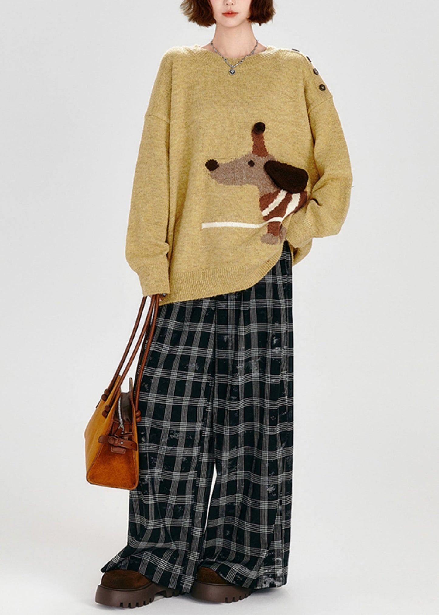 Well Tailored Sweater with a Graceful Silhouette