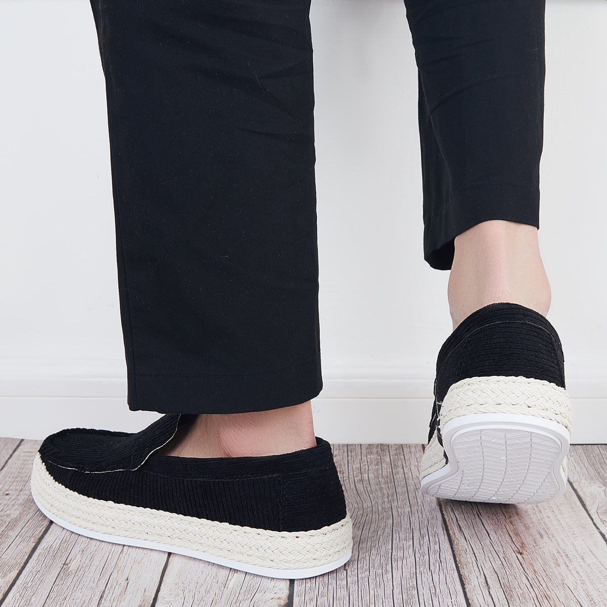 Chic Orthopedic Loafers with Unique Design