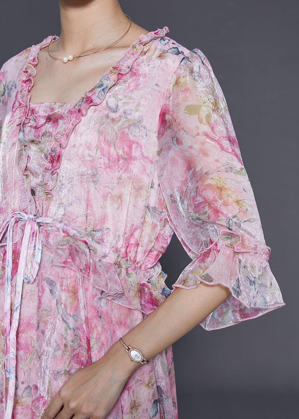 Beautifully Finished Dress in a Timeless Design