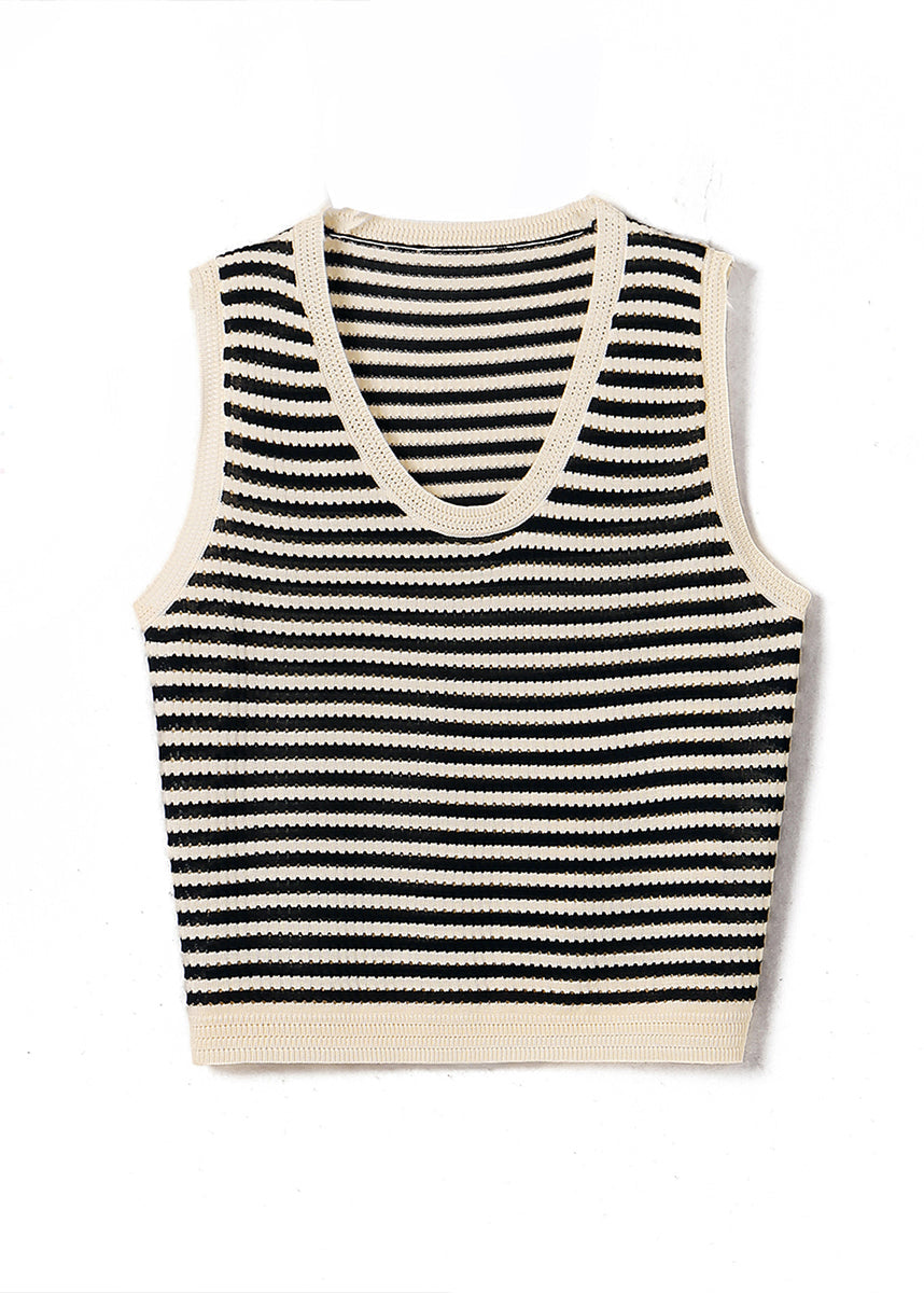Sophisticated Garment with a Clean Classic Look
