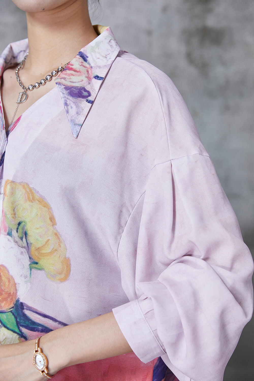 Effortlessly Elegant Shirt with a Timeless Design