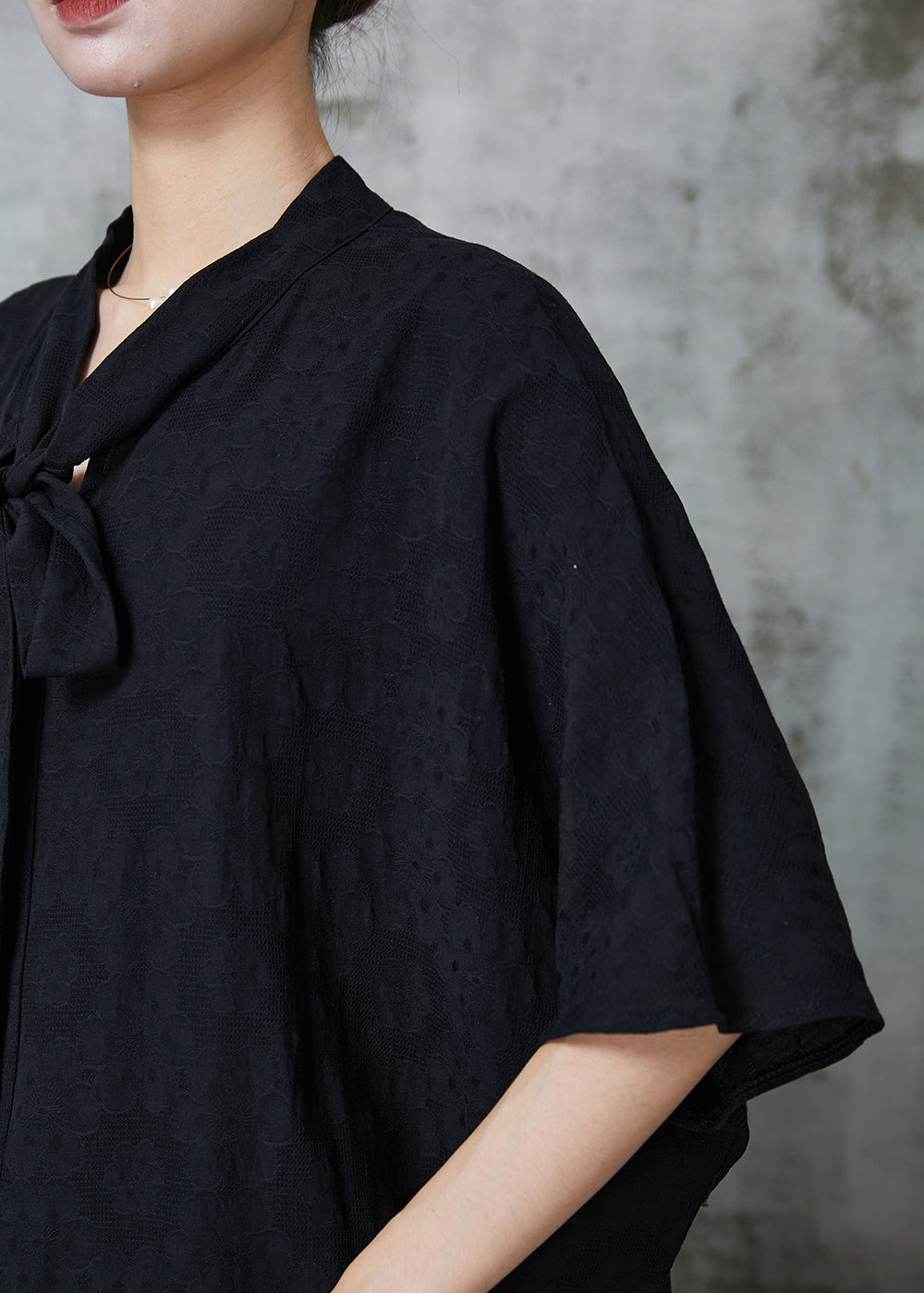 Effortlessly Elegant Shirt with a Timeless Design