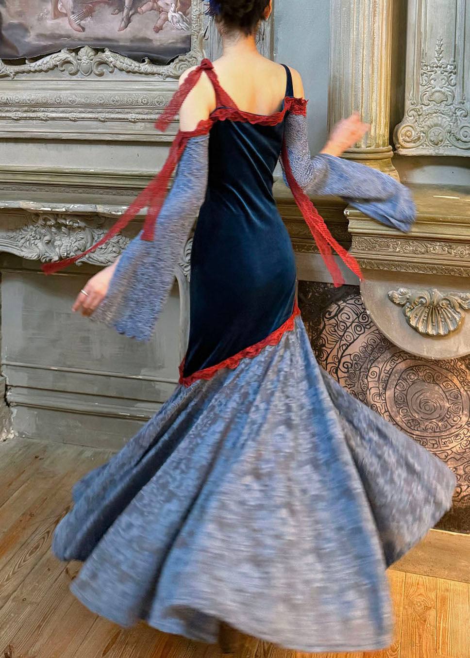 Beautifully Crafted Dress in a Classic Style