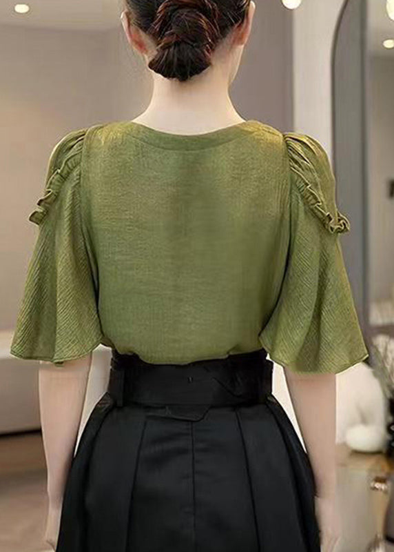 Classic Vintage Shirt with a Flattering Fit