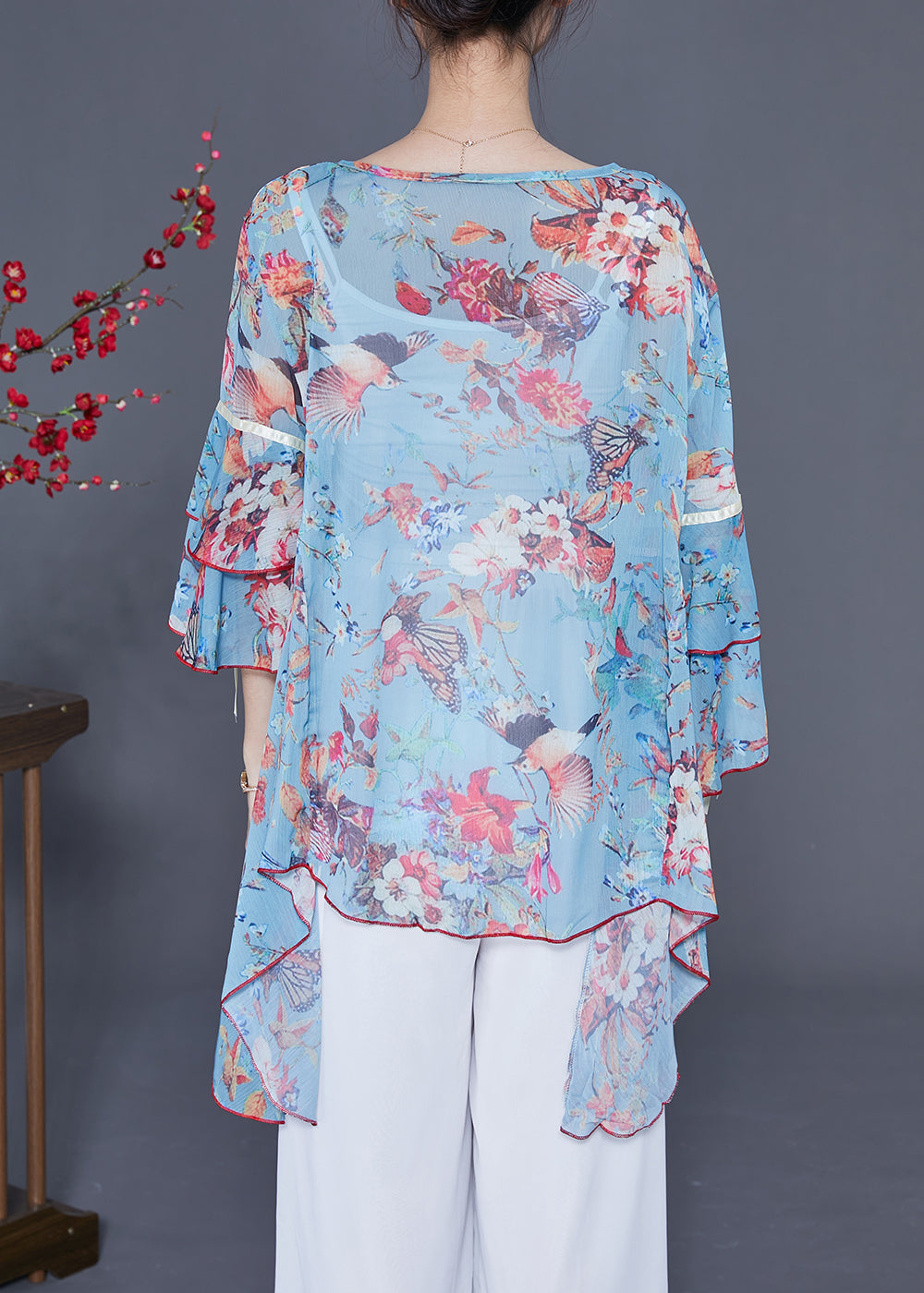 Effortlessly Elegant Top with a Timeless Design