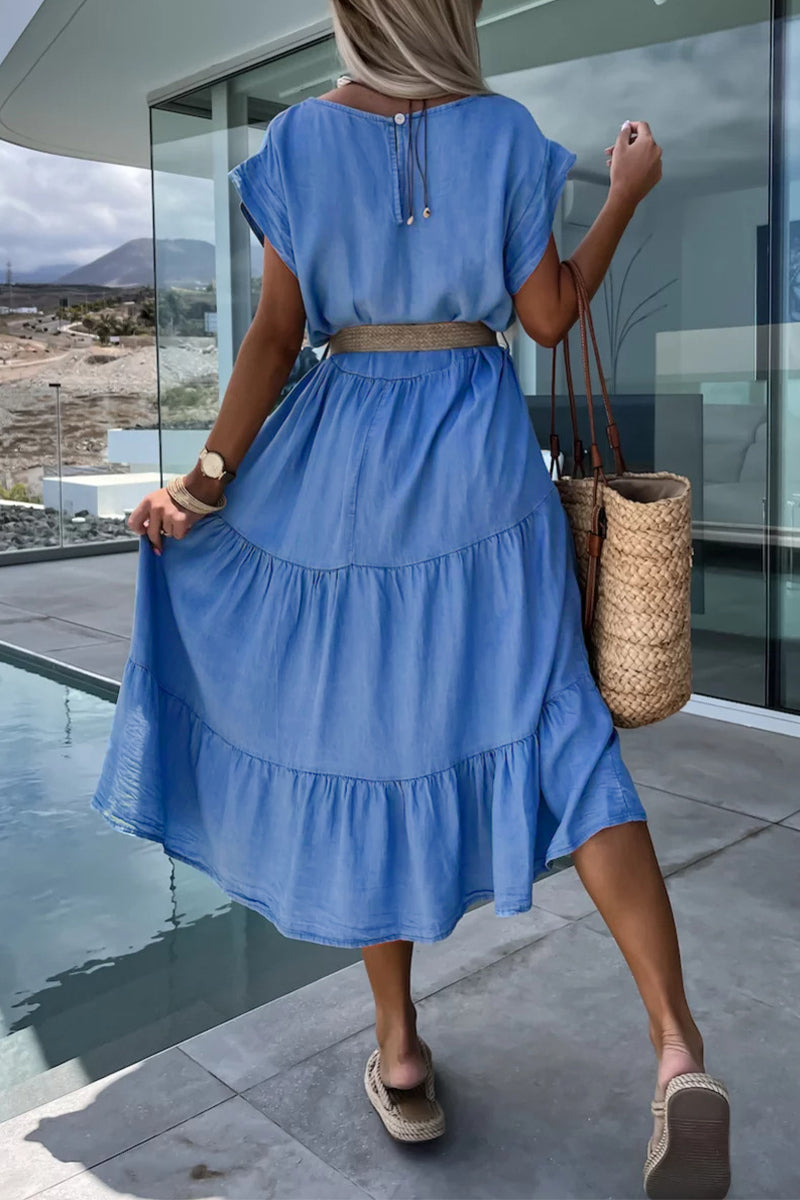 Effortlessly Elegant Dress with a Timeless Design