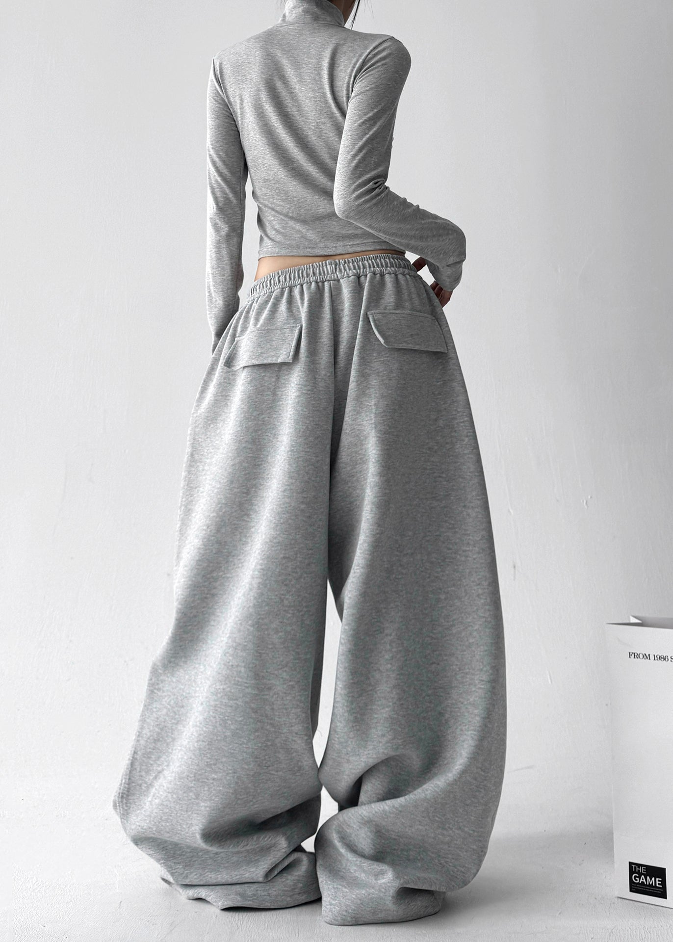 Well Tailored Pants with a Graceful Silhouette