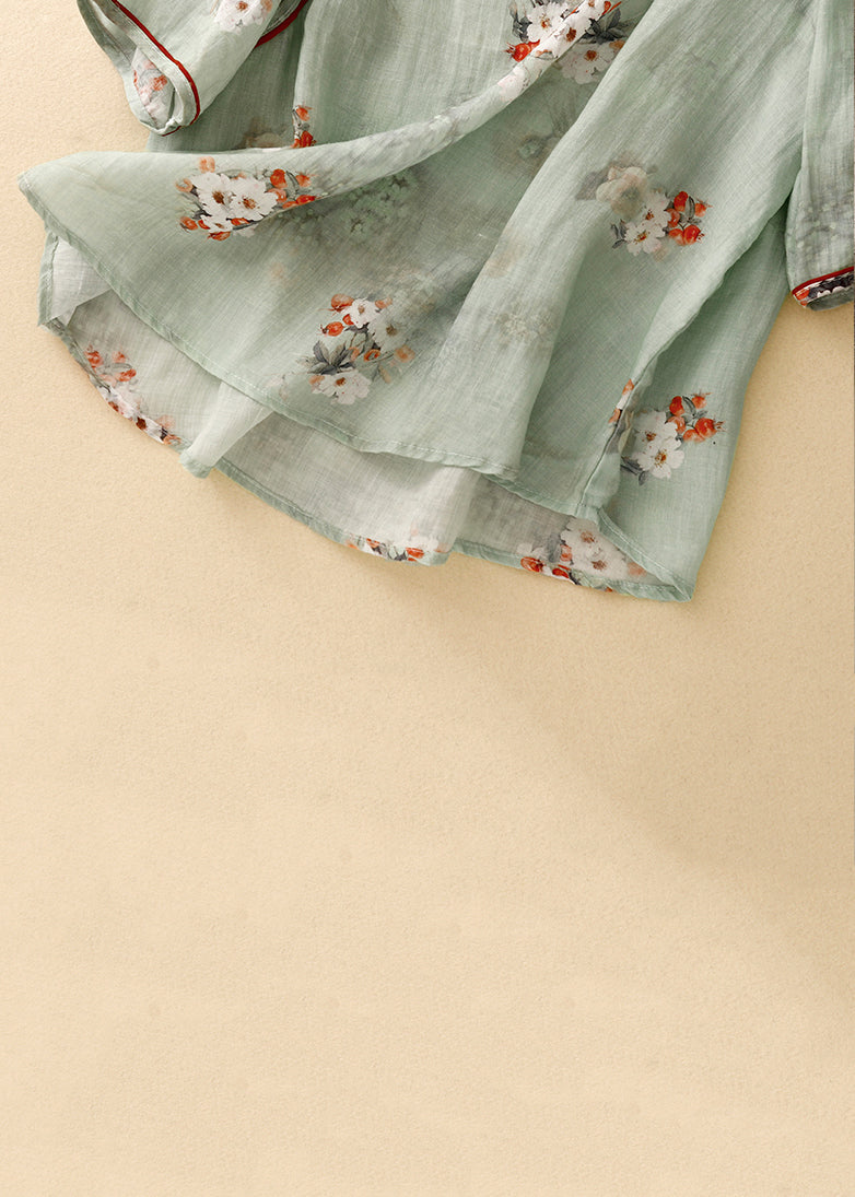 Sophisticated Blouse with a Clean Classic Look