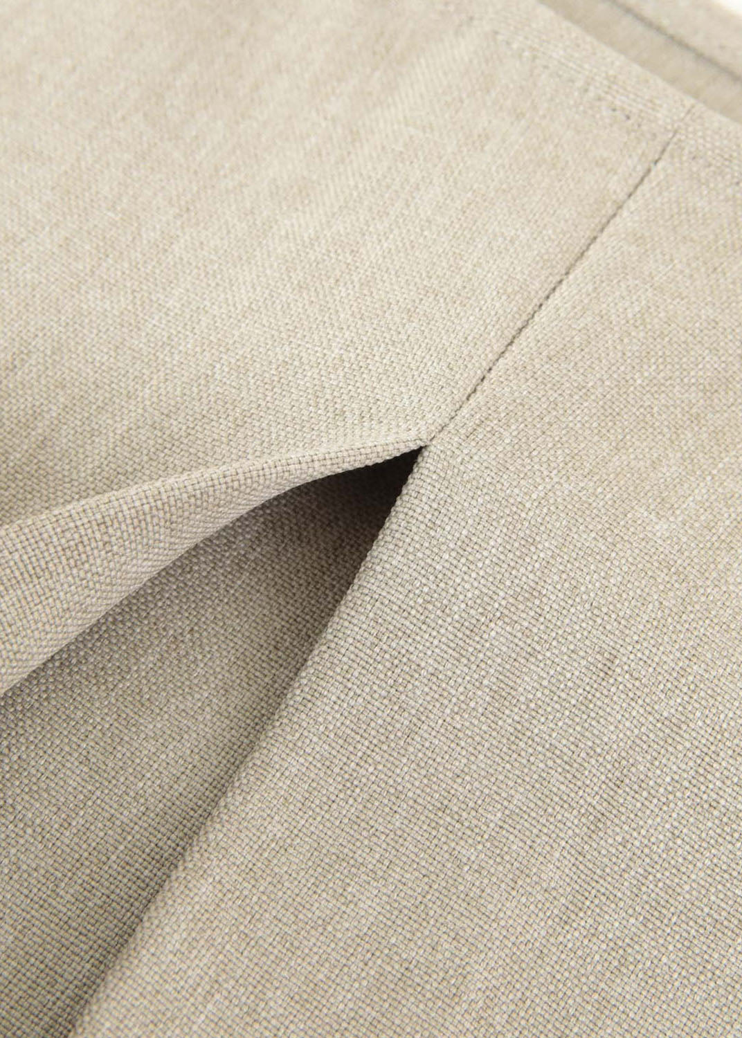 Effortlessly Elegant Top with a Timeless Design
