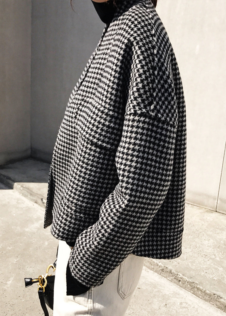 Well Tailored Coat with a Graceful Silhouette