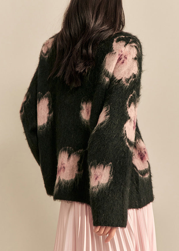 Classic Vintage Cardigan with a Flattering Fit