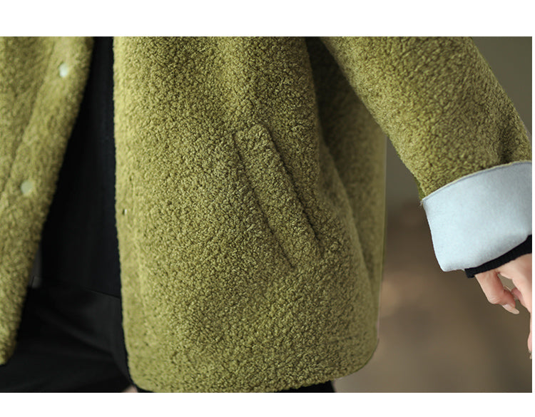 Beautifully Finished Coat in a Timeless Design