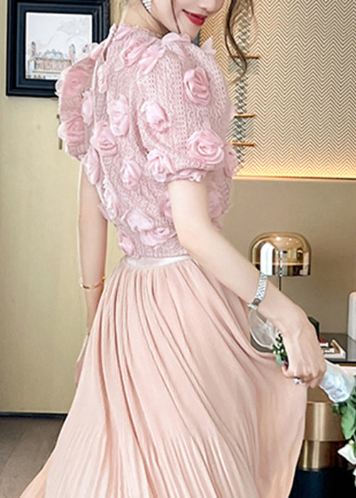Well Tailored Top with a Graceful Silhouette