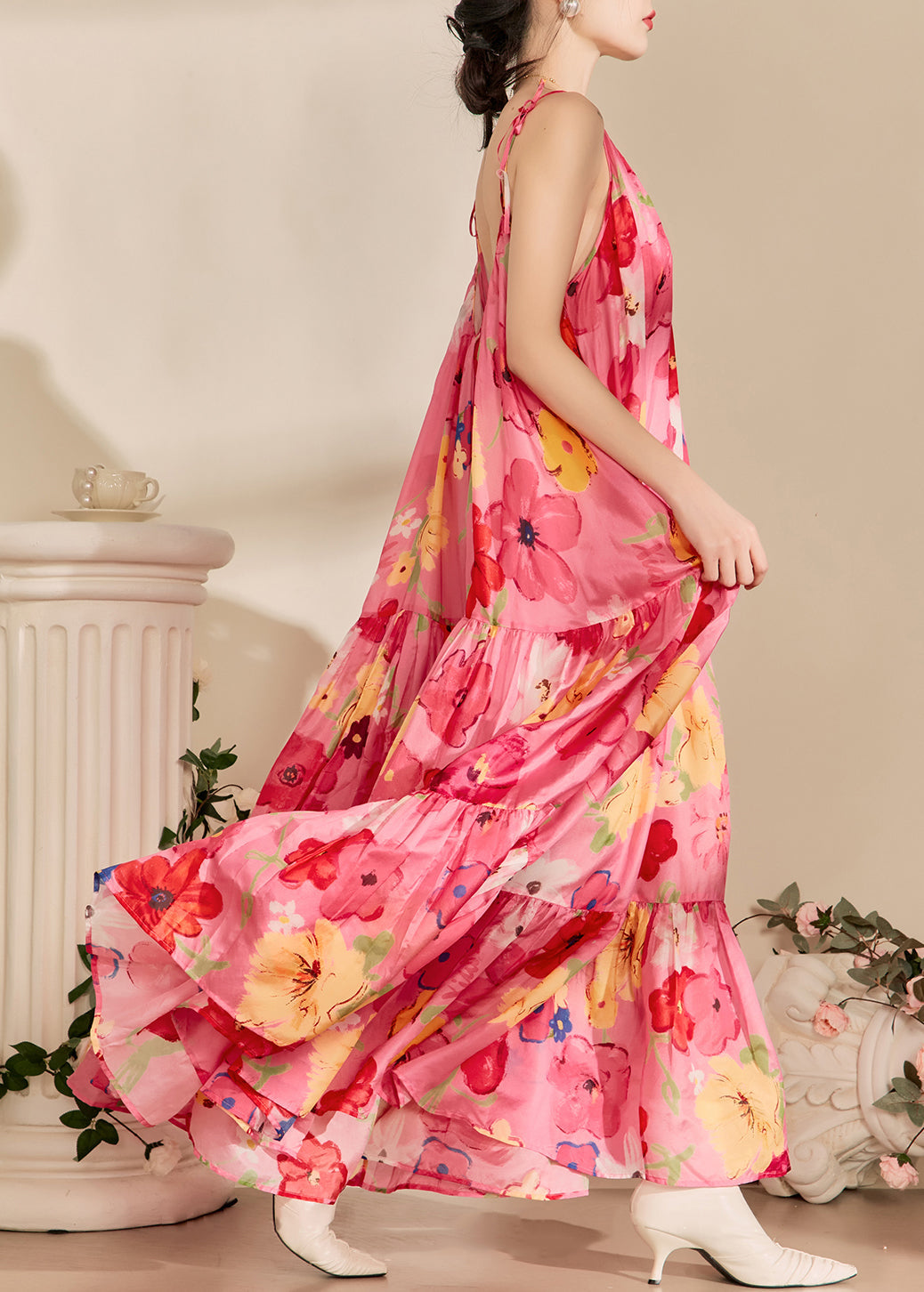 Beautifully Finished Dress in a Timeless Design