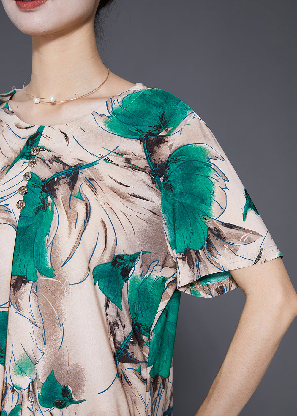 Effortlessly Elegant Shirt with a Timeless Design