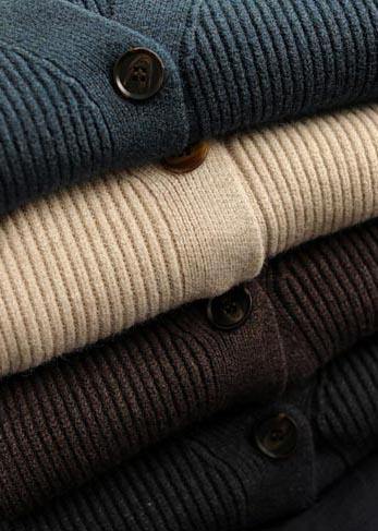 Classic Vintage Sweater with a Flattering Fit