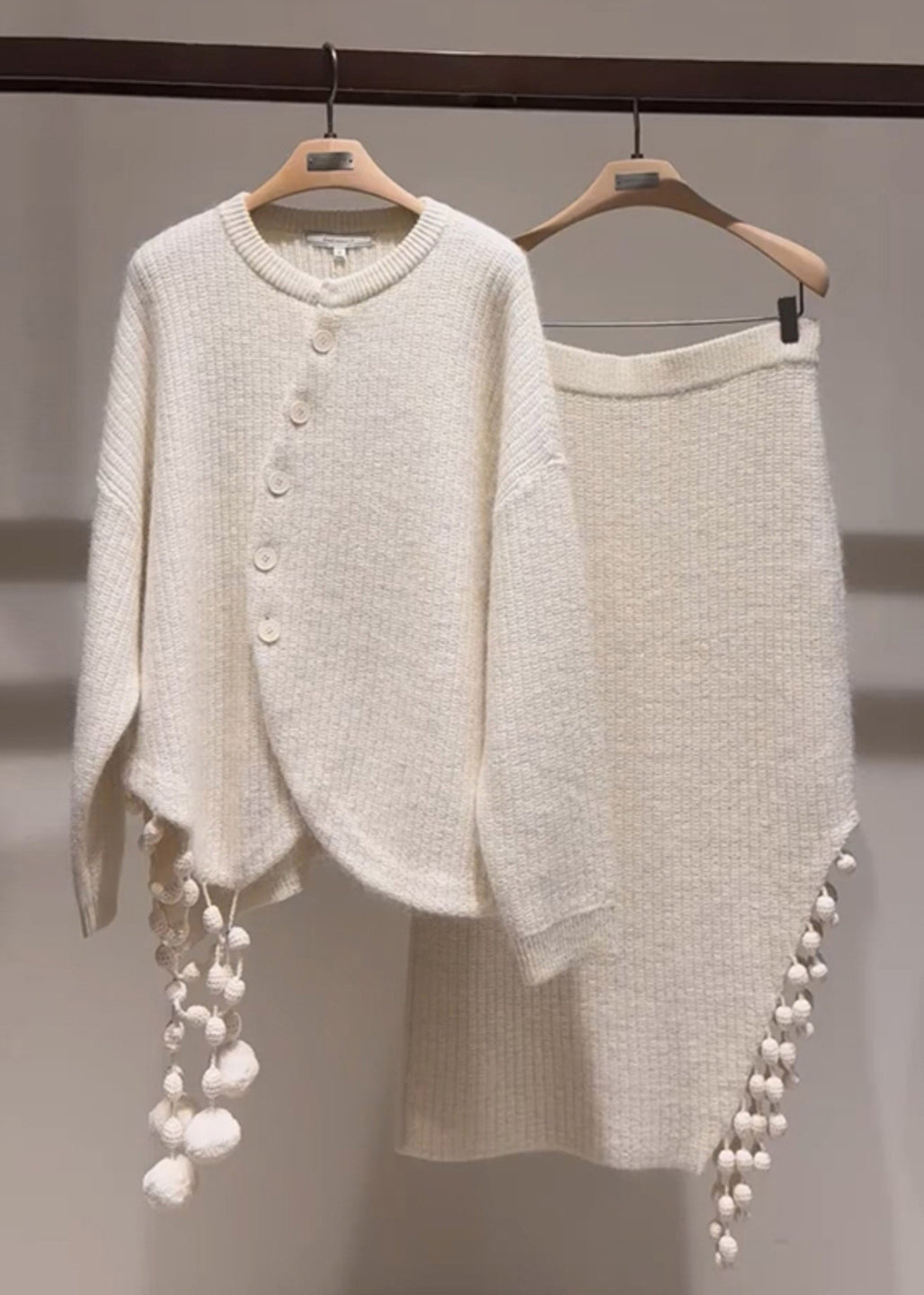 Classic Vintage Sweater with a Flattering Fit