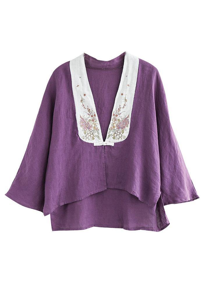 Classic Vintage Blouse with a Flattering Fit