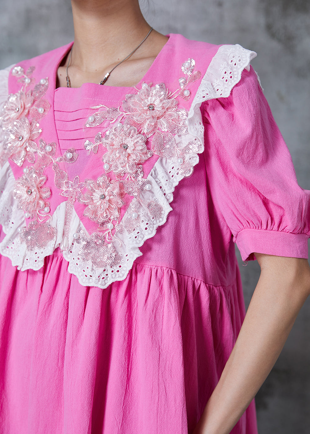 Well Tailored Dress with a Graceful Silhouette