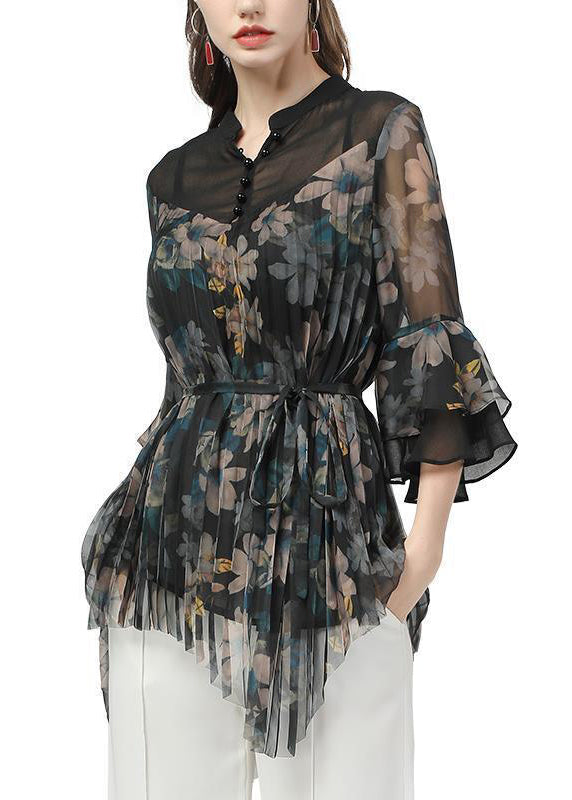 Well Tailored Blouse with a Graceful Silhouette