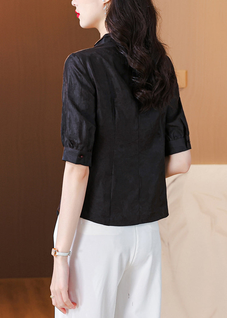 Classic Vintage Shirt with a Flattering Fit