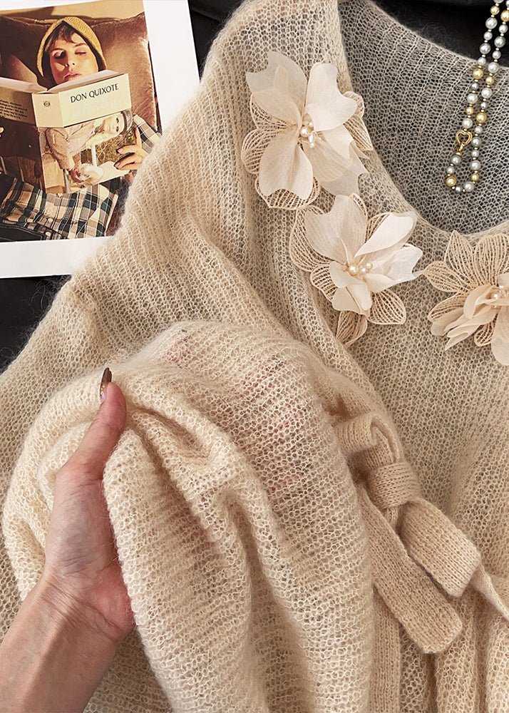 Effortlessly Elegant Sweater with a Timeless Design