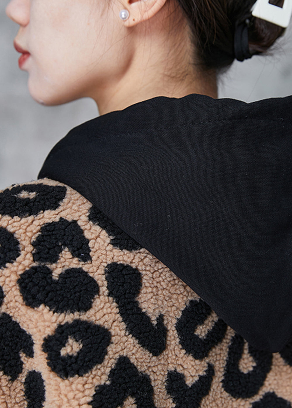 Effortlessly Elegant Coat with a Timeless Design