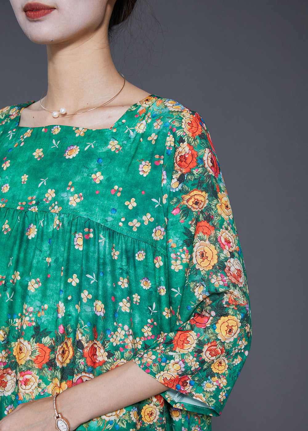Gracefully Styled Dress for Any Occasion