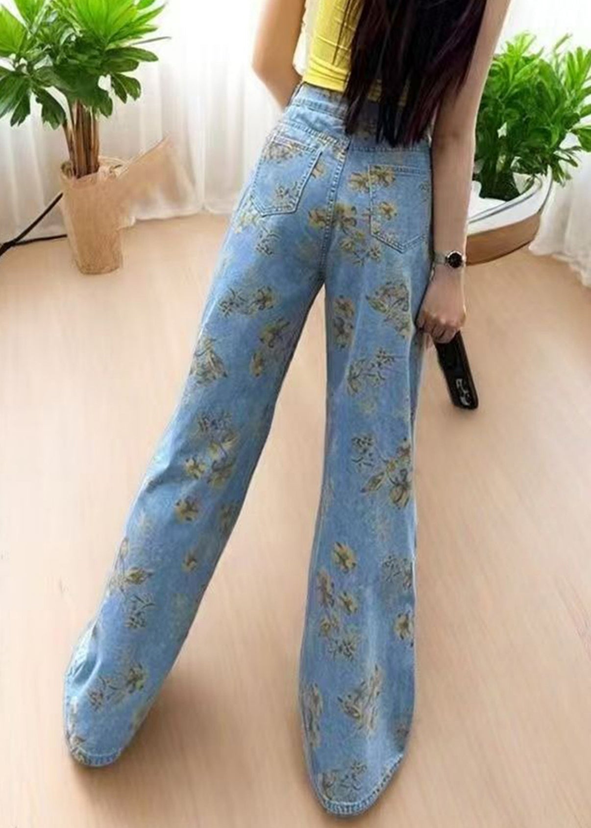 Well Tailored Pants with a Graceful Silhouette