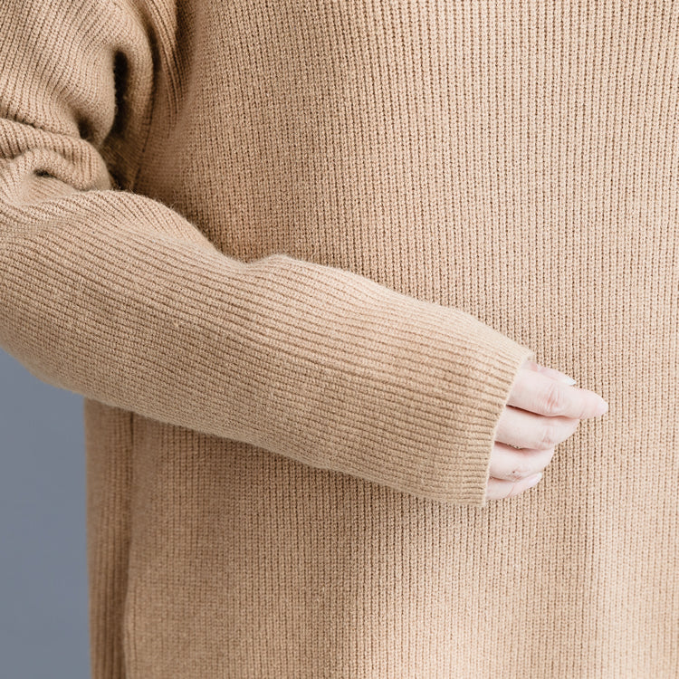 Well Tailored Sweater with a Graceful Silhouette
