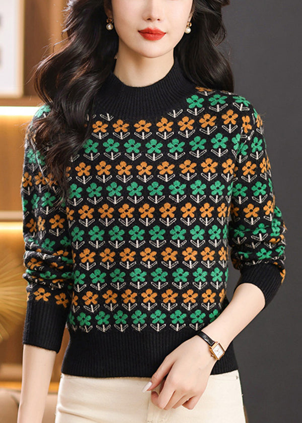 Well Tailored Sweater with a Graceful Silhouette