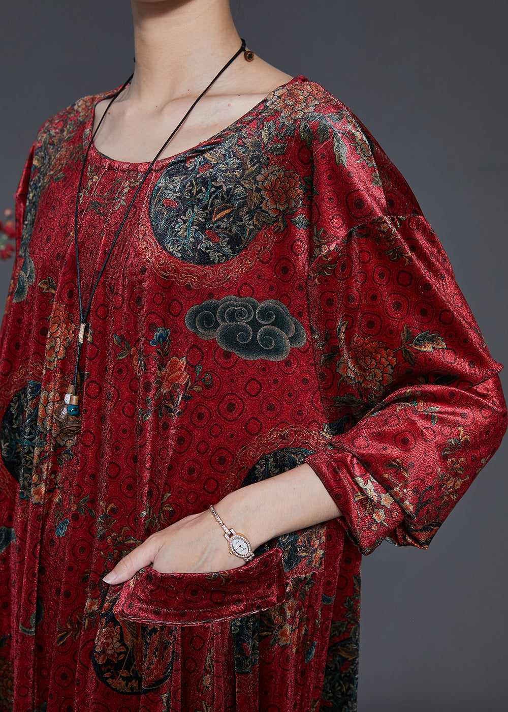 Classic Vintage Dress with a Flattering Fit
