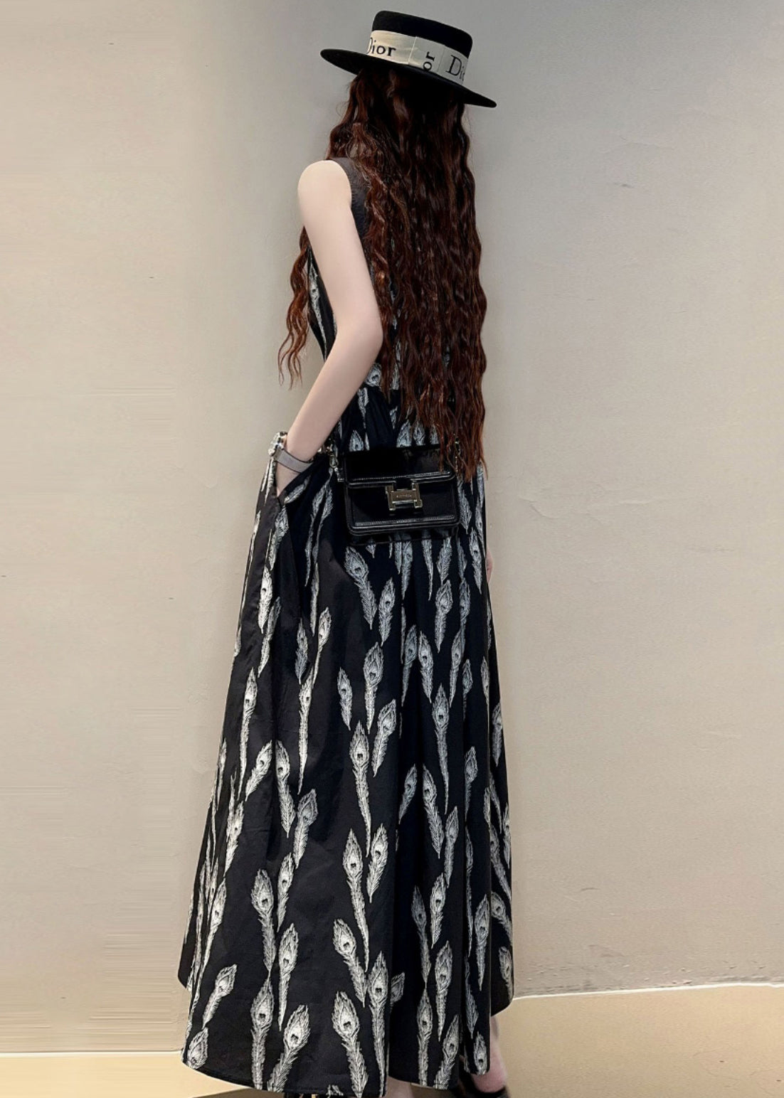 Classic Vintage Dress with a Flattering Fit