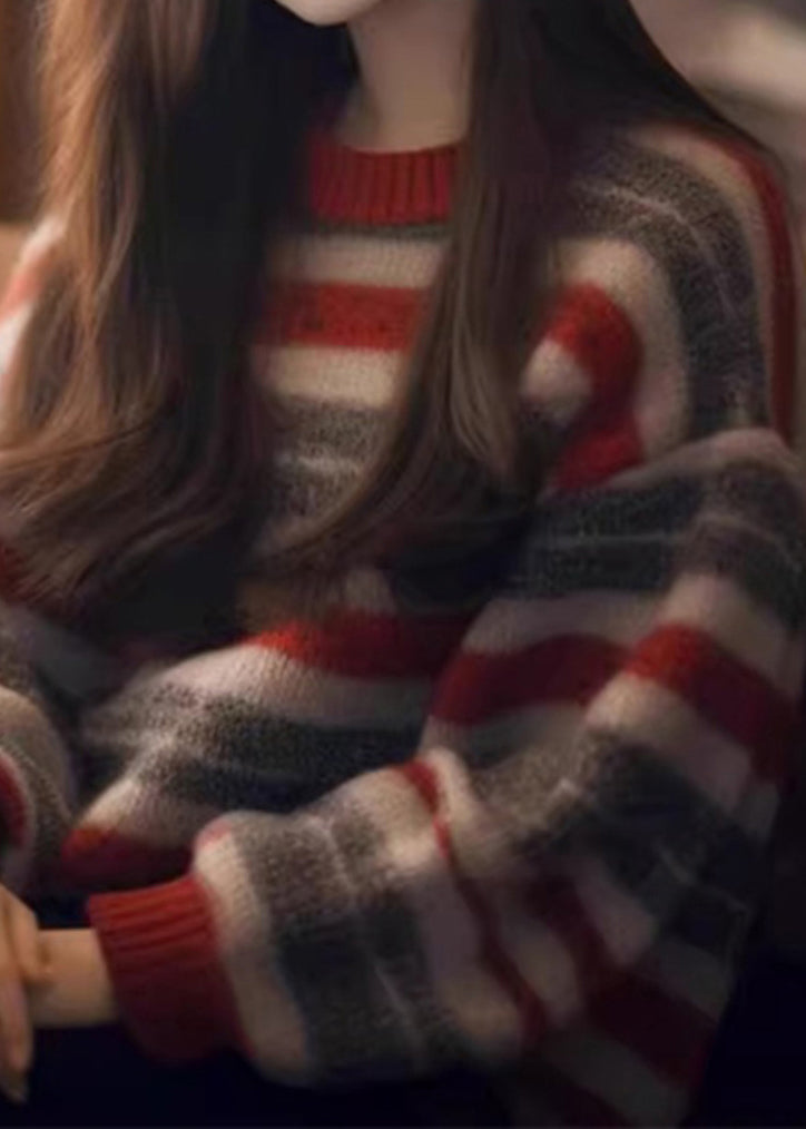 Effortlessly Elegant Sweater with a Timeless Design
