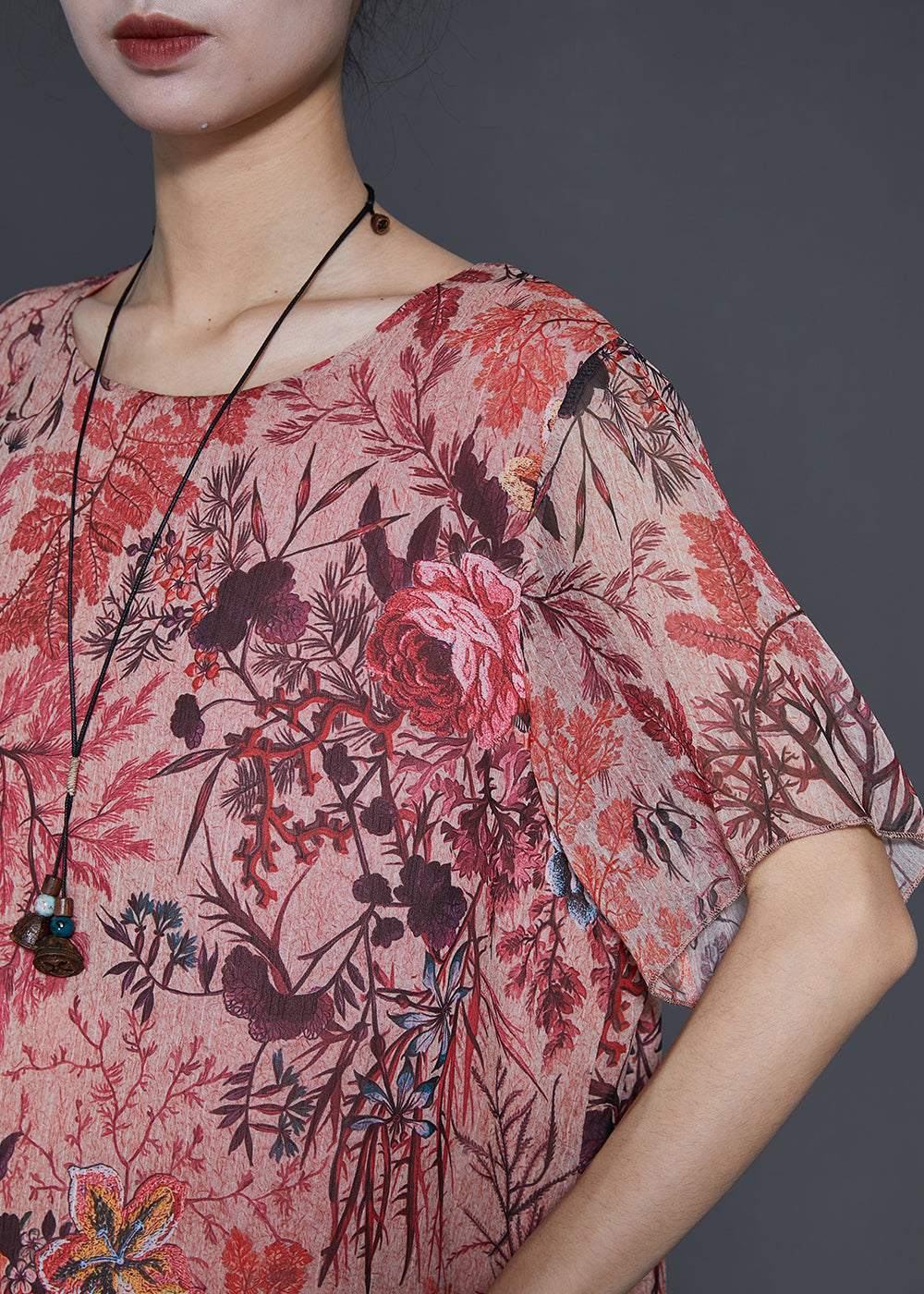 Well Tailored Top with a Graceful Silhouette