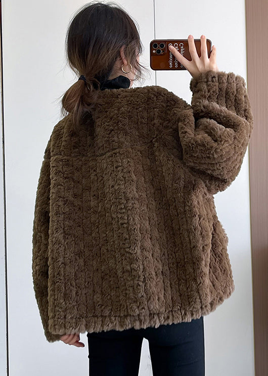 Well Tailored Coat with a Graceful Silhouette