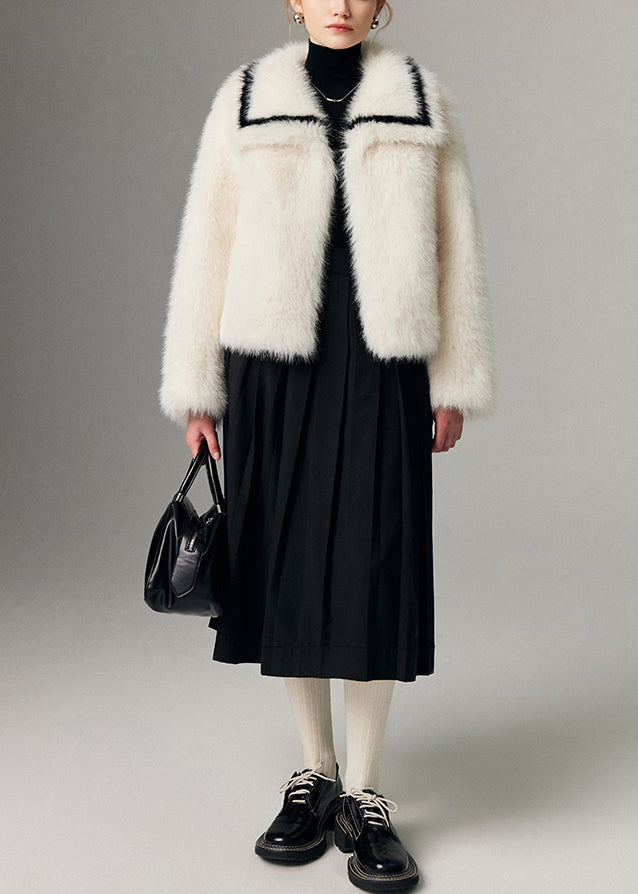 Beautifully Finished Coat in a Timeless Design