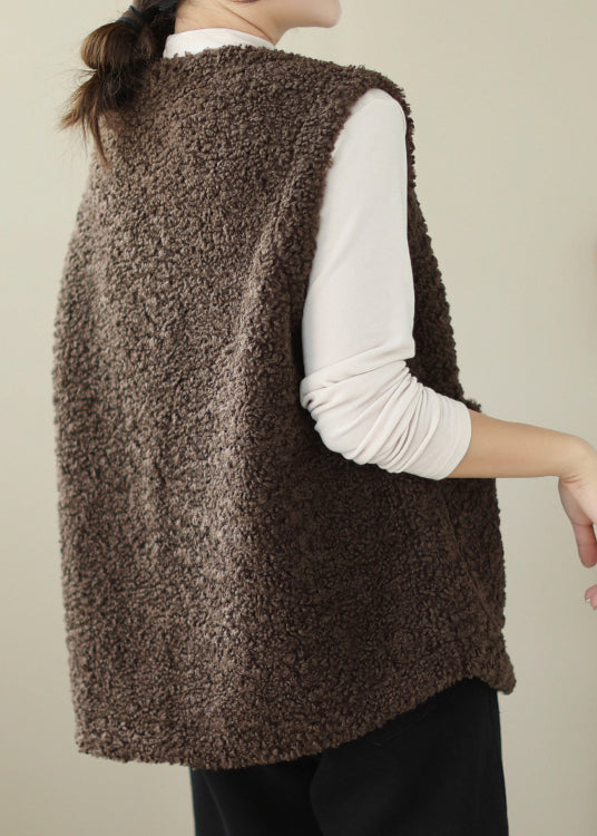 Effortlessly Elegant Garment with a Timeless Design