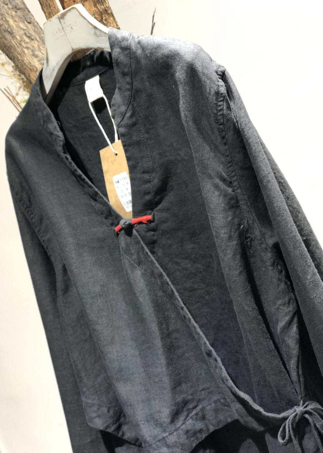 Beautifully Crafted Blouse in a Classic Style