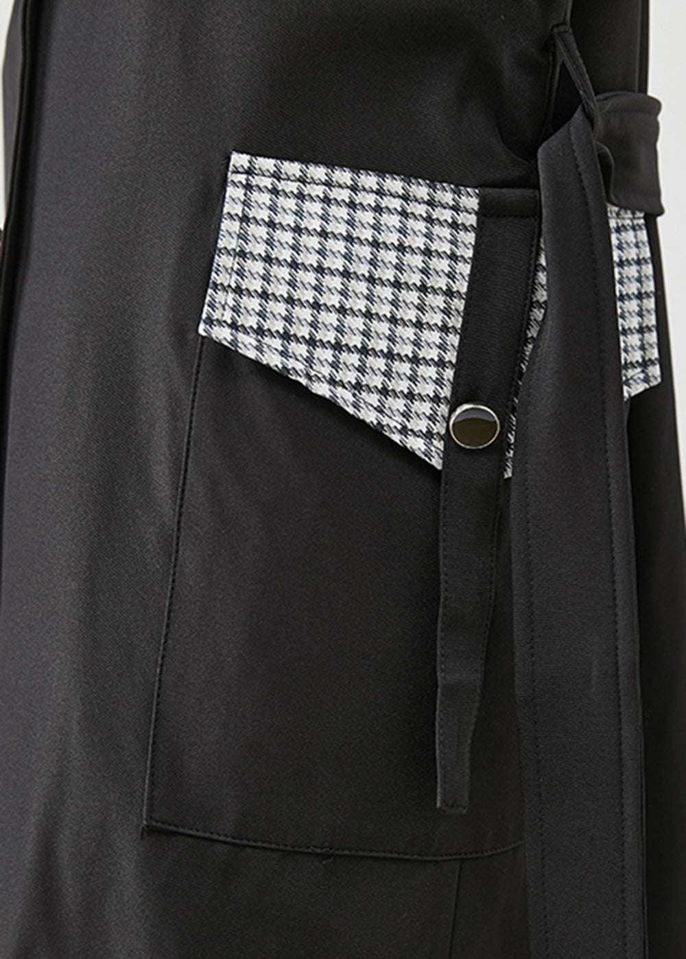 Beautifully Finished Coat in a Timeless Design