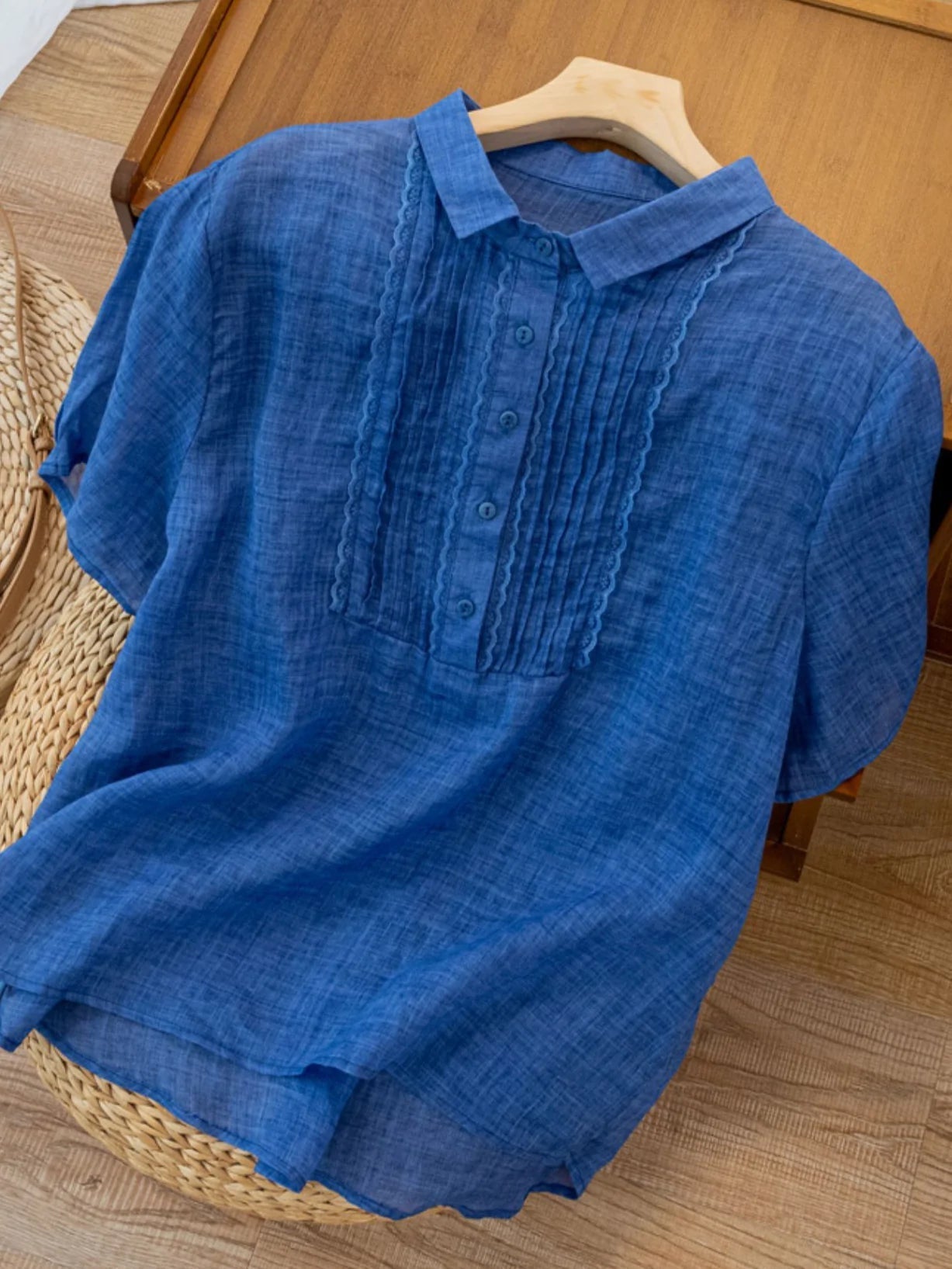 Beautifully Finished Top in a Timeless Design