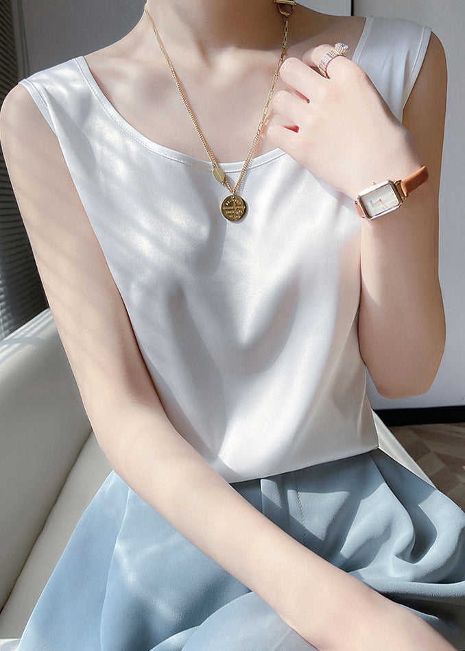Sophisticated Garment with a Clean Classic Look