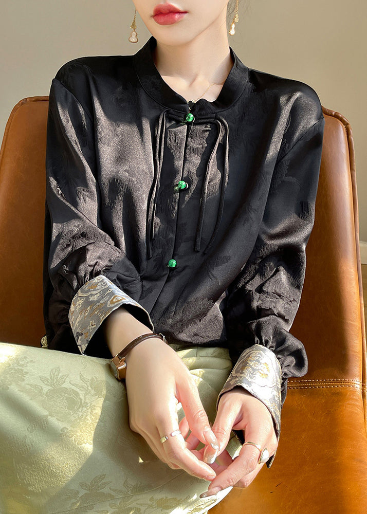 Classic Vintage Shirt with a Flattering Fit