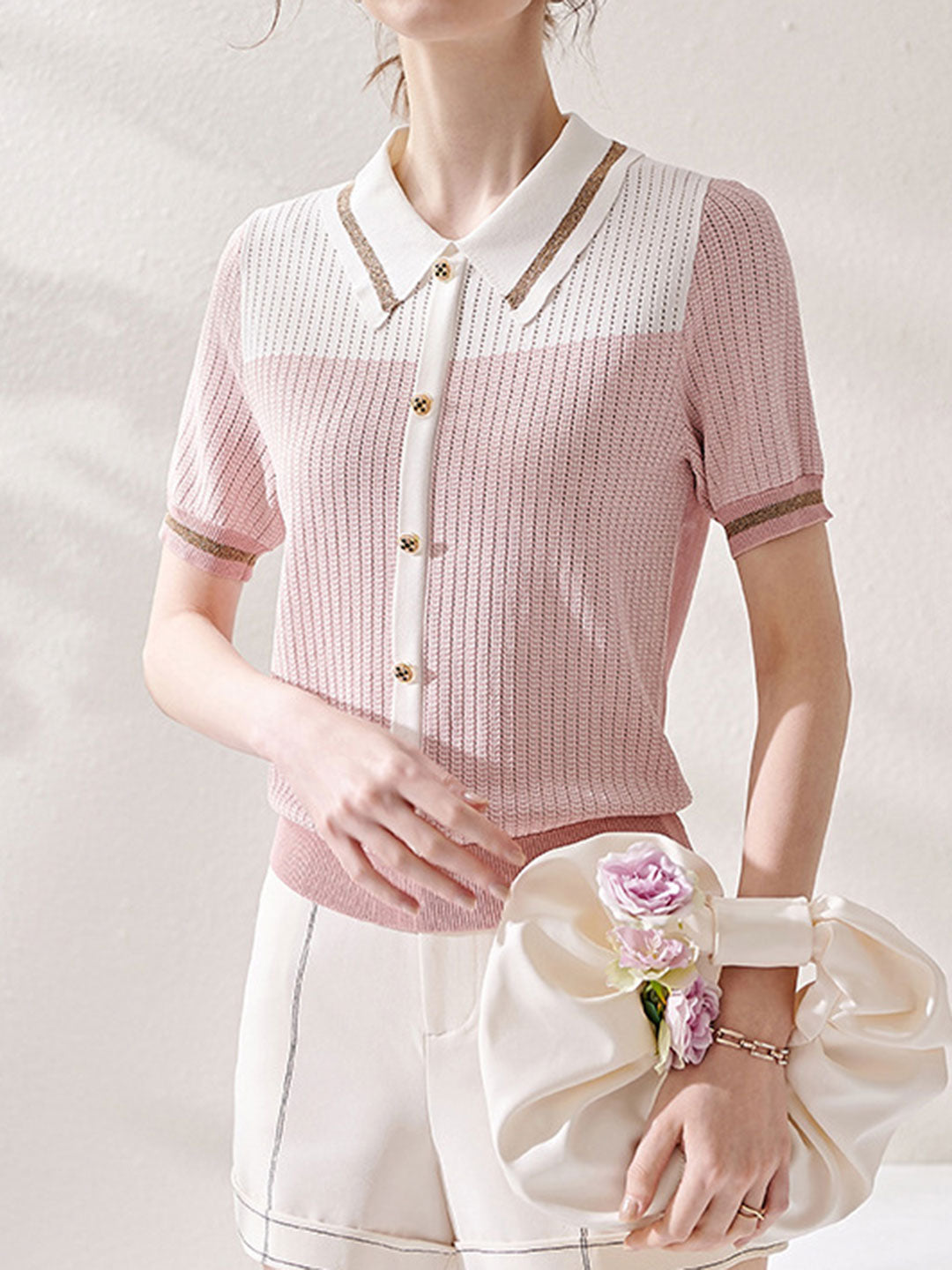 Classic Vintage Sweater with a Flattering Fit