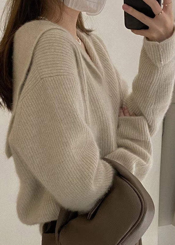 Effortlessly Elegant Sweater with a Timeless Design