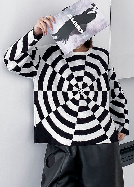 Well Tailored Sweater with a Graceful Silhouette